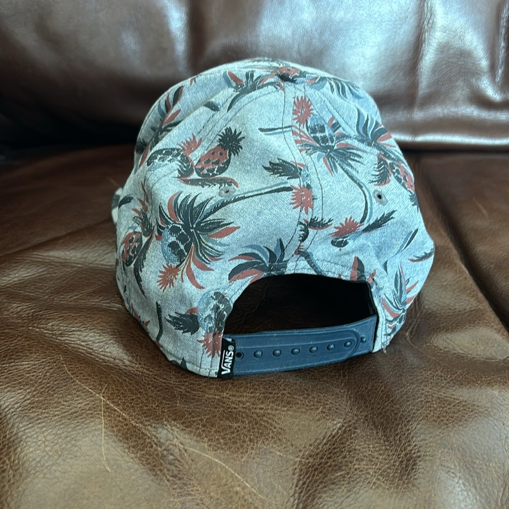 Vans hat - Picture 3 of 3